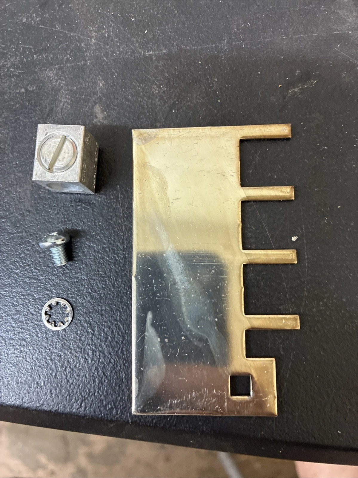Midnite Solar, Busbar, 4 Fingers, .063" Copper, for fuse holders, MNPV6-Fuse-Bus - Image 2
