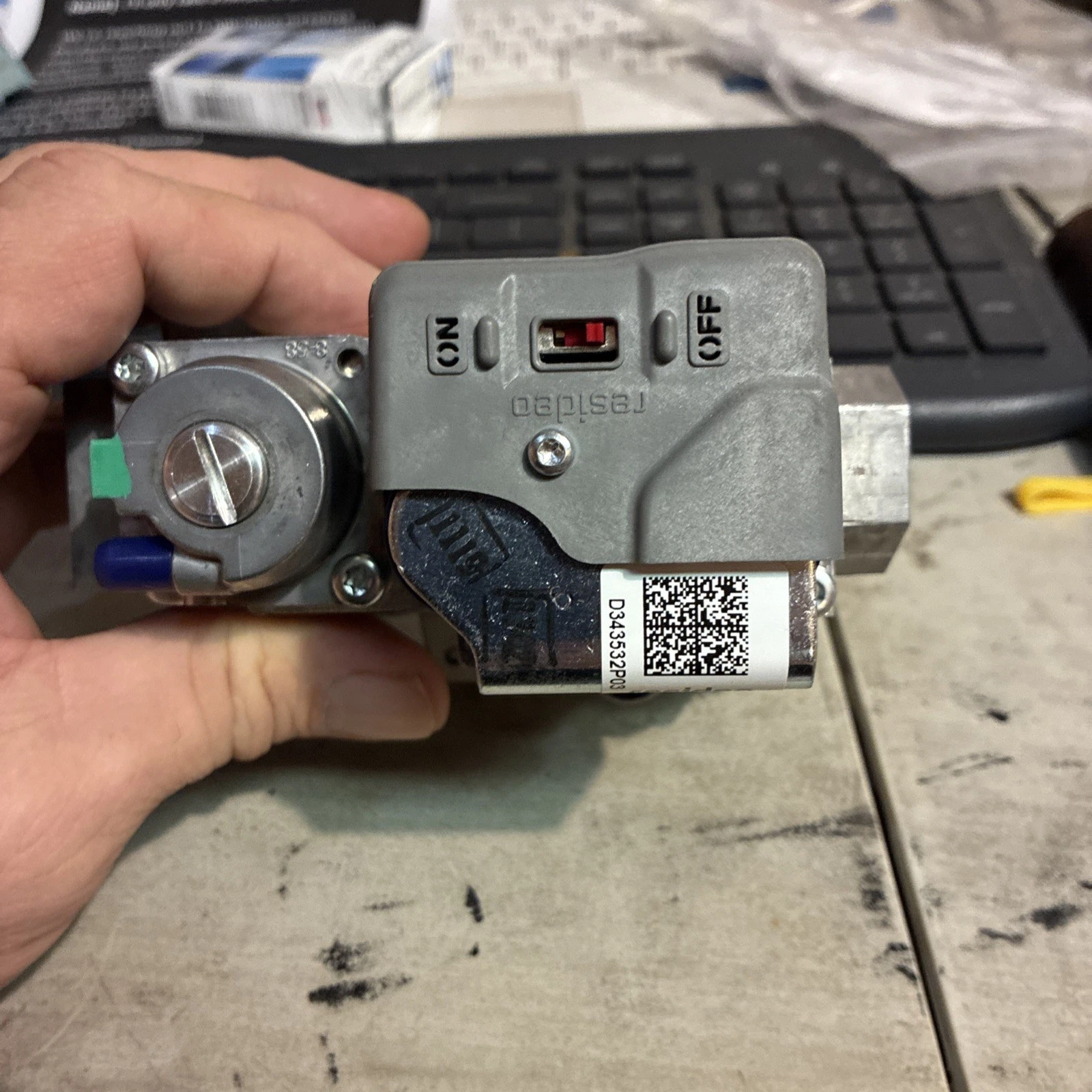 Resideo VR9205R2314 24V Modulating Furnace Gas Control Valve - Image 2