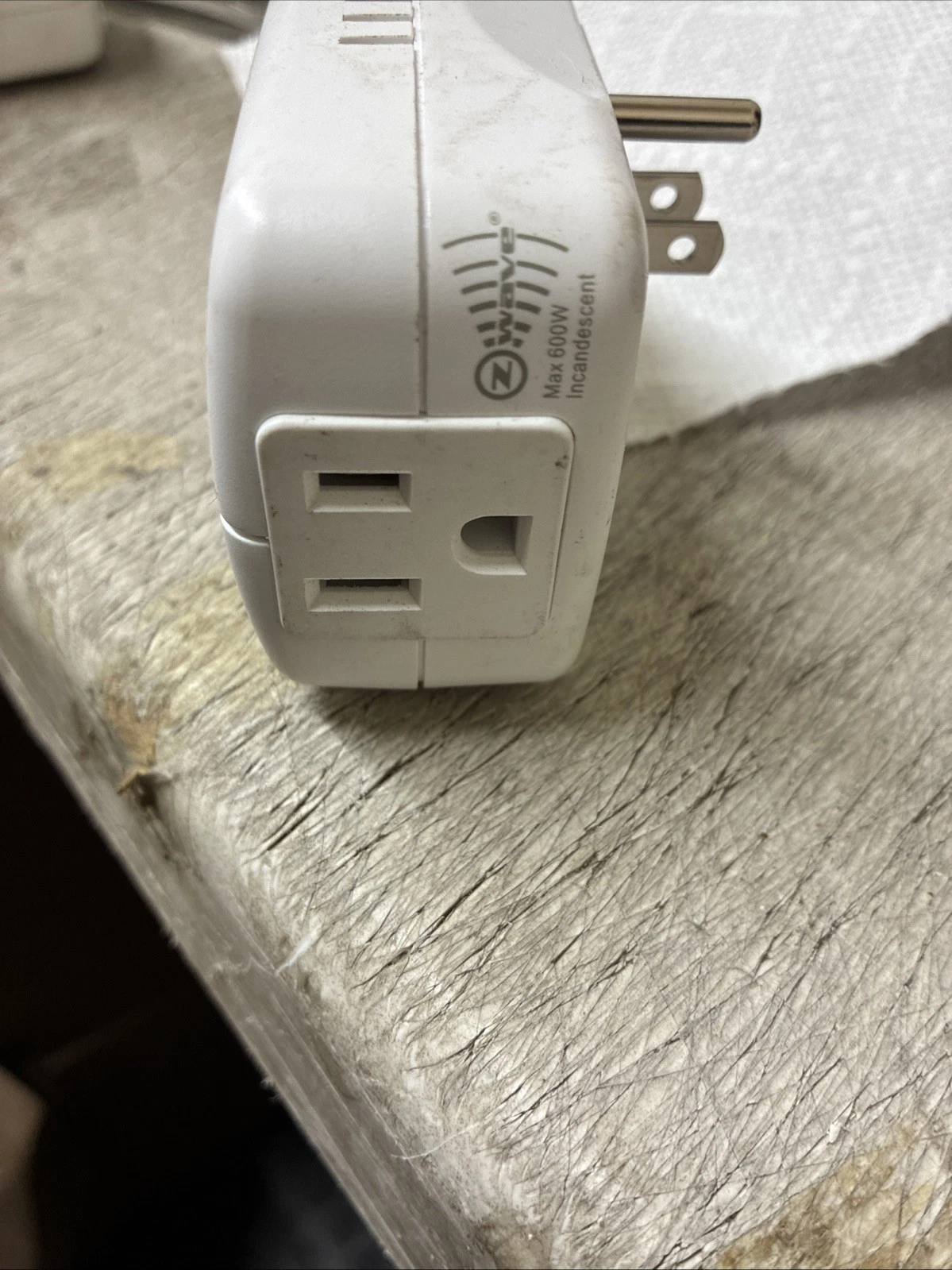 Schlage Link Fluorescent Light and Appliance Module RP100 Z-Wave Nexia - Image 2