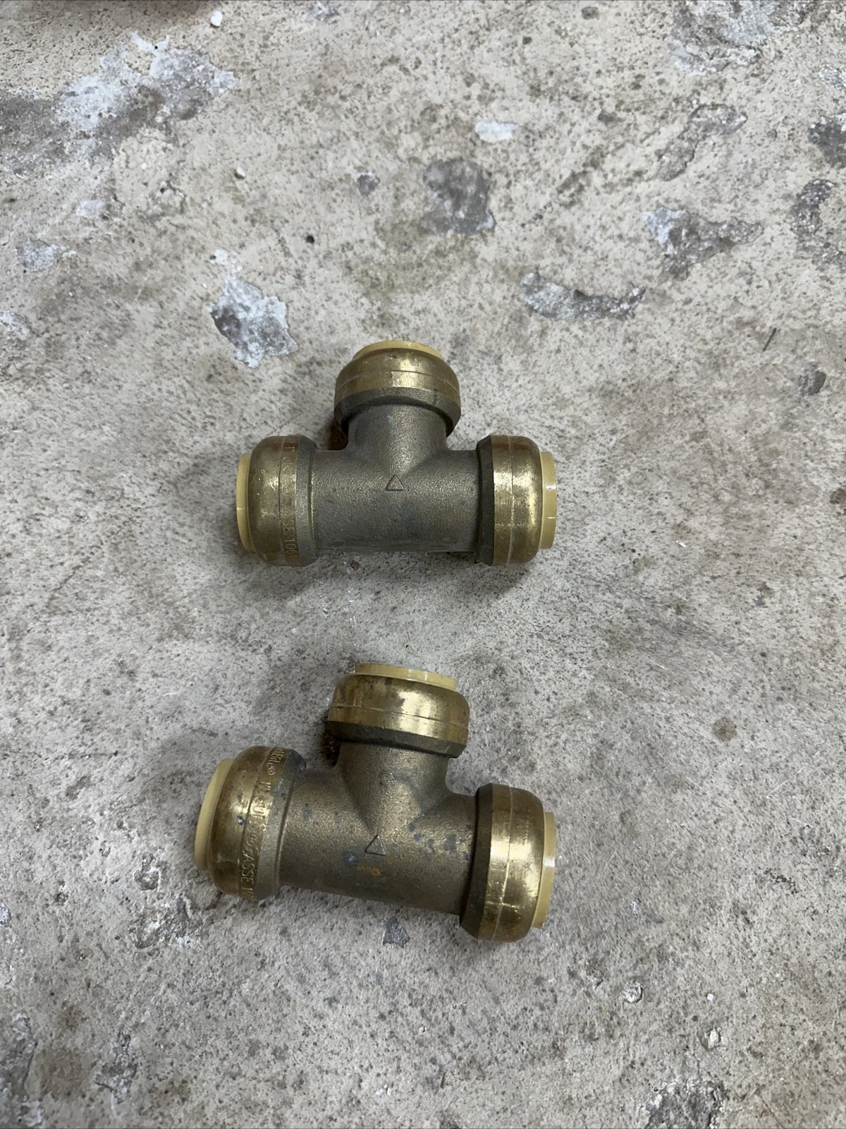 2 1" x 1" x 1" Sharkbite Tee (Lead Free). U374LF New But Been In My Garage For A