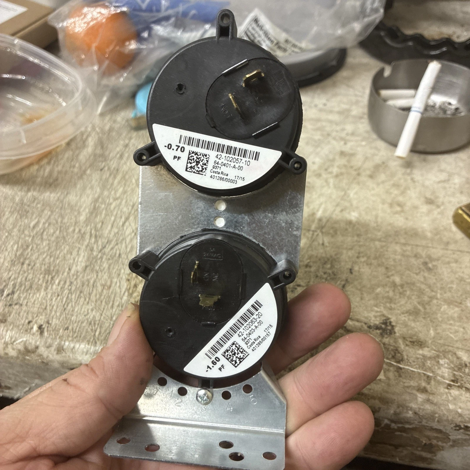 42-102056-25 Rheem OEM Furnace Replacement Air Pressure Switch - Image 3