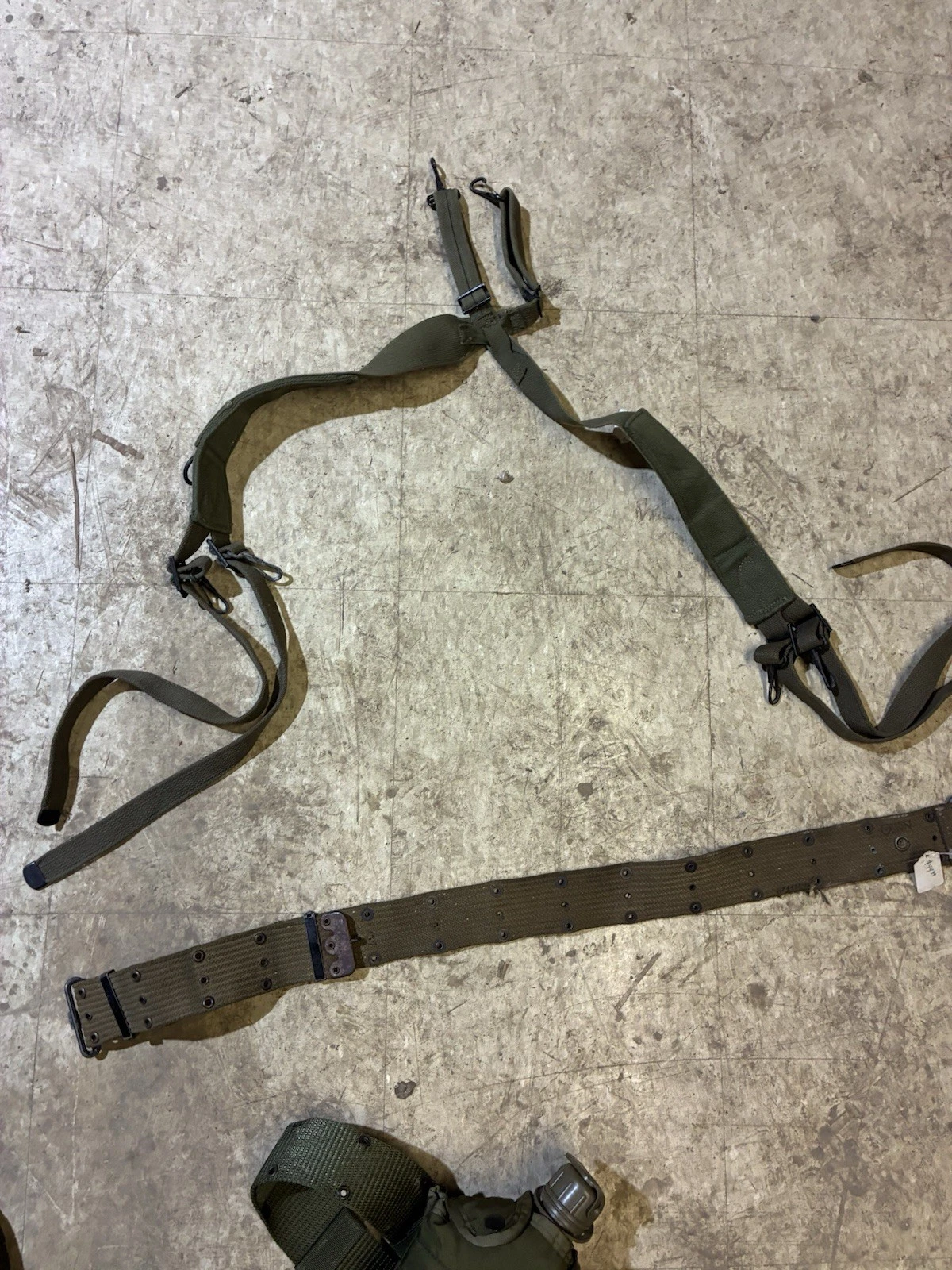 Mixed Lot Of Random US Army Items ( Cold War Era ) - Image 6