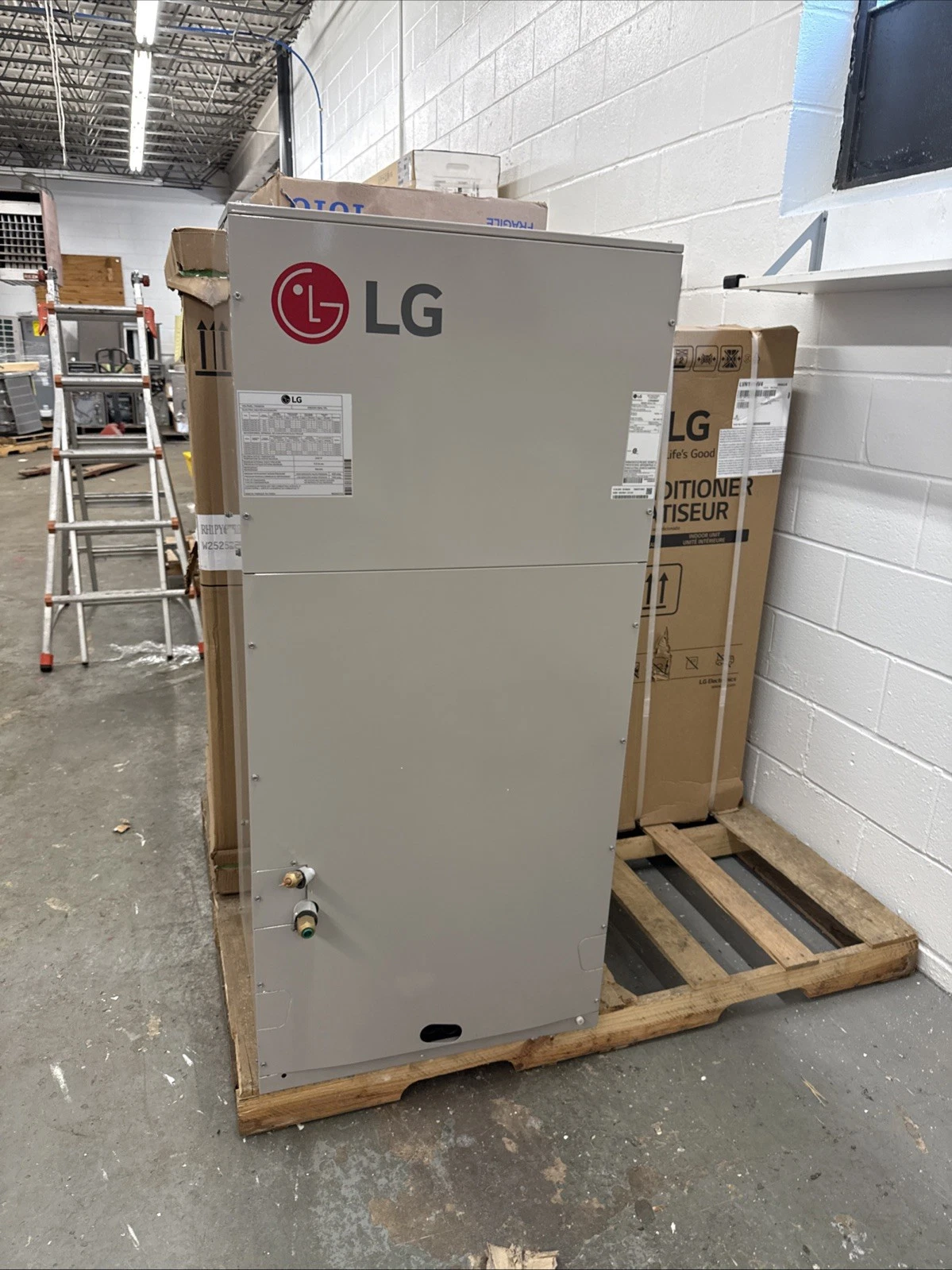 Lvn480 Lg Air Handler R-410a Small Dent With Heater Kit