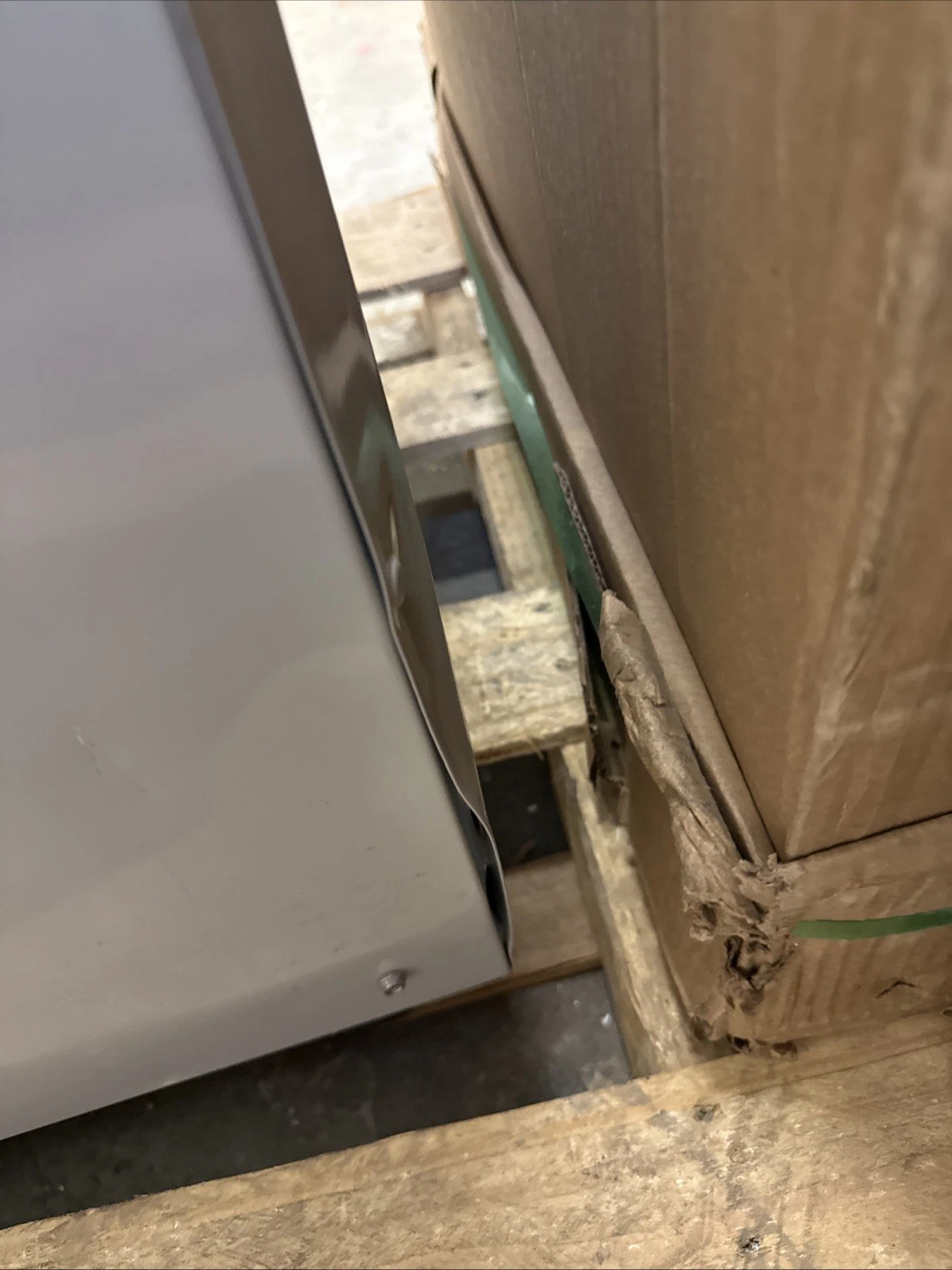 Lvn480 Lg Air Handler R-410a Small Dent With Heater Kit - Image 4