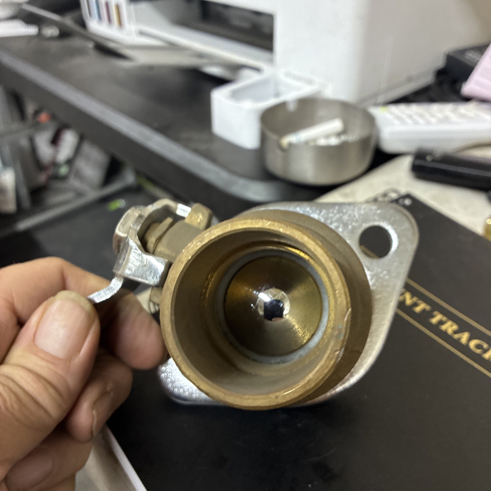 Bell & Gossett 1-1/4" Isolation Flange Ball Valve - Image 5